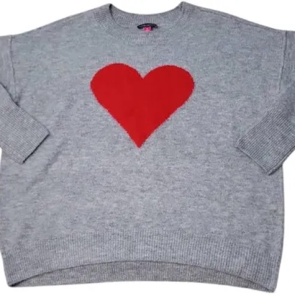 Vince Camuto Gray Sweater with Red Heart - Picture 3 of 4